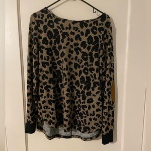 NWT leopard print top w/button detail
